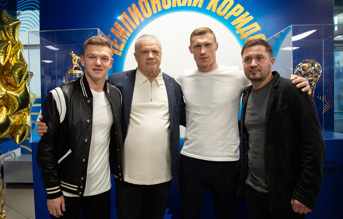 Сине-бело-голубые объединили героев золотых сезонов в «Чемпионском коридоре»